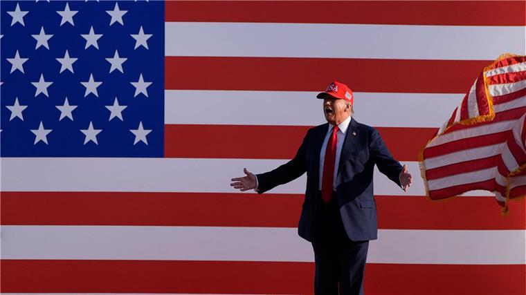 Trump plant Kampfsport-Spektakel vor dem Weißen Haus US-Präsident Donald Trump will Käfigkämpfe auf dem Gelände des Weißen Hauses abhalten.
