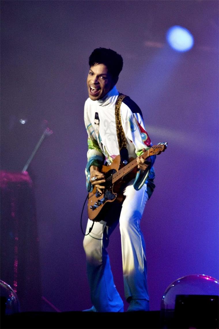 US-Sänger Prince bei einem Auftritt beim Roskilde Festival in Dänmark. 