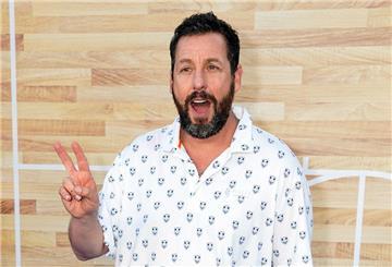 US-Schauspieler Adam Sandler hat zwei Töchter mit seiner Frau Jackie.