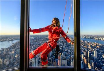 US-Schauspieler Jared Leto klettert am Empire State Building hoch.