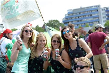 Vanessa Behrmann, Anika Glanz, Sarah Engelhardt und Annette Hasel gehören zum Te...