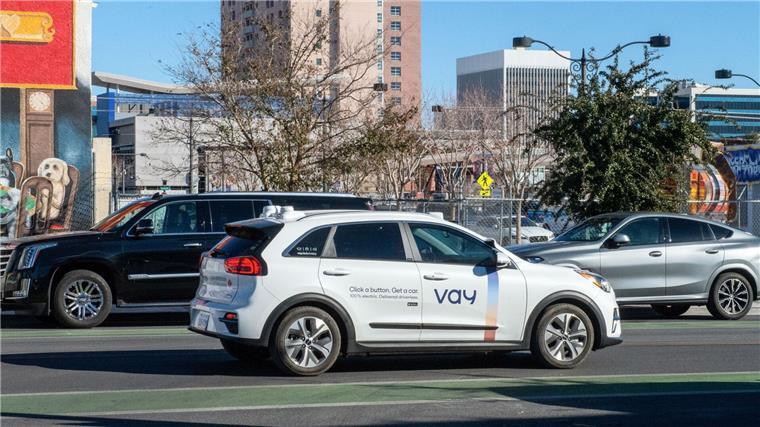 Berliner Start-up Vay baut Telefahr-Flotte in den USA aus Vay Technology bringt Mietwagen ohne Fahrer im Auto zu den Kunden.