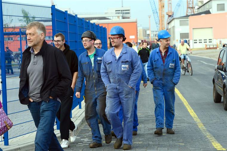 Zusammengefasst! Das war der Freitag im nord24-Land Verärgerung und Verunsicherung herrschen auf der Lloyd Werft. Am Freitag wurde die Belegschaft darüber offiziell informiert, dass sie keine Rolle mehr spielt bei den Neubauplänen des Werfteigentümers Genting. Die Träume vom Bau großer Schiffe sind geplatzt.