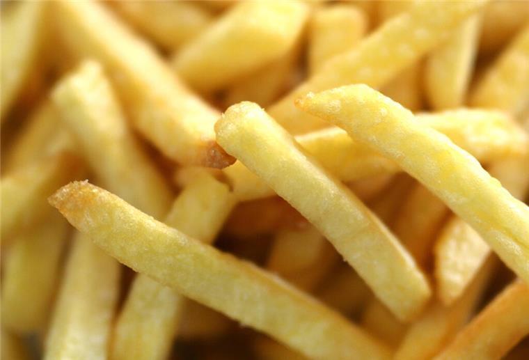 Hersteller ruft Pommes von Penny zurück - ungenießbare Farbreste enthalten Pommes Frites
