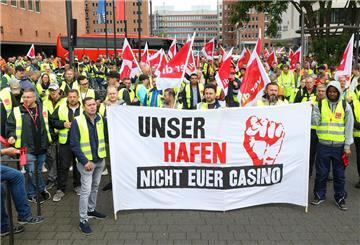Verdi hatte die Seehafen-Beschäftigten aus mehreren Städten in dieser Woche zu einer zentralen Streikdemonstration in Hamburg aufgerufen.