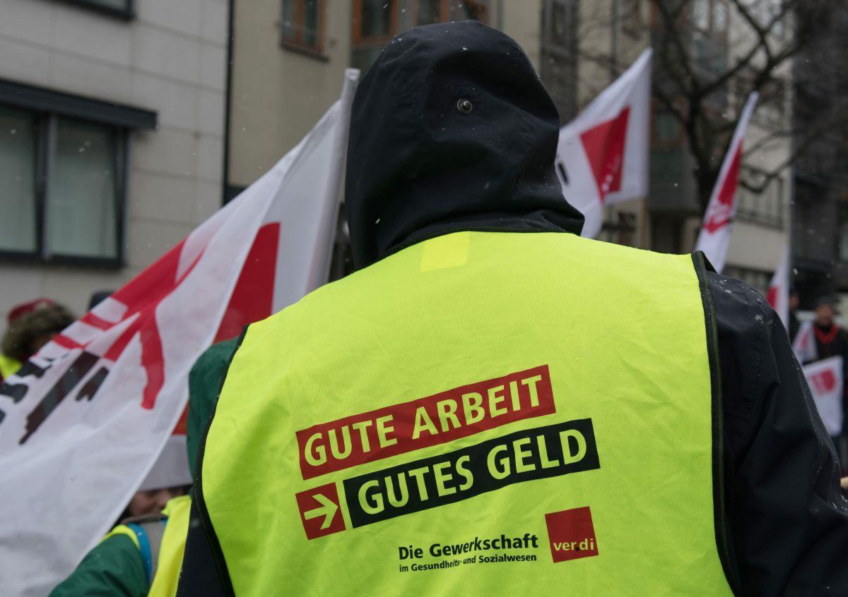 Warnstreiks in Bremerhaven: Kitas schränken Betreuung ein Verdi ruft zum Streik auf. Das hat auch Auswirkungen auf die Straßenreinigung und die Kitas in Bremerhaven.