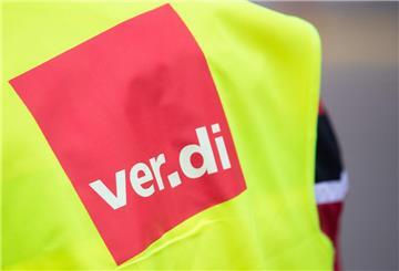 Verdi-Mitglied mit gelber Weste