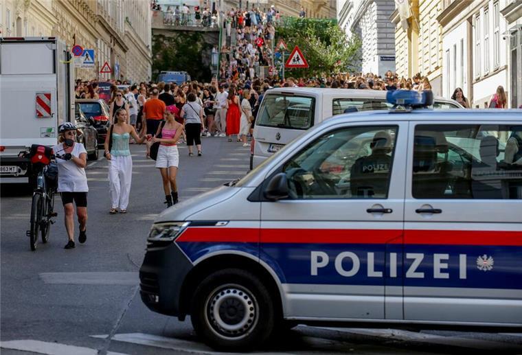 Neuigkeiten zu Ermittlungen im Fall der Swift-Konzerte Vergangene Woche wurden drei Auftritte des Popstars in Wien abgesagt, weil Islamisten einen Terroranschlag geplant haben sollen.