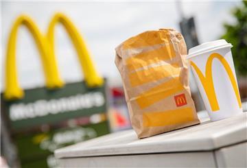 Vergangenes Jahr sind mehr Menschen zu McDonald’s, Burger King und Co. gegangen und haben dort mehr Geld ausgegeben.