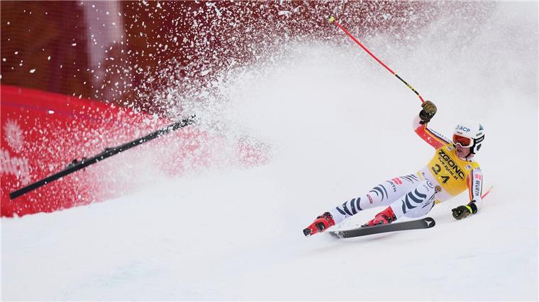 Verliert einen Ski und scheidet aus: Weltcup-Debütant Benno Brandis.