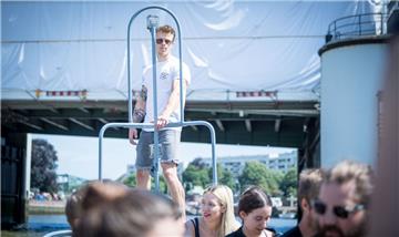 Verrückte Verkleidungen, kühle Getränke und sportliche Höchstleistungen an der G...