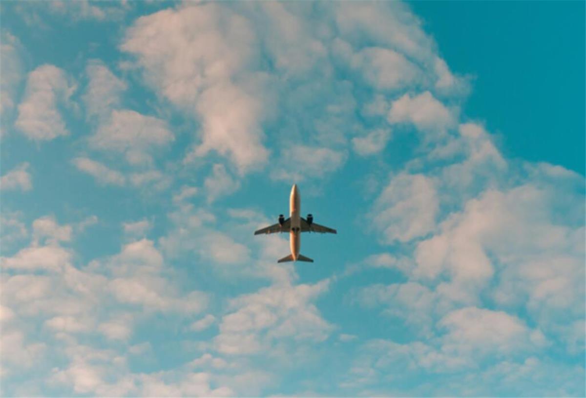 Flugreisen: Was tun bei Flugausfall oder Verspätungen? Flugzeug