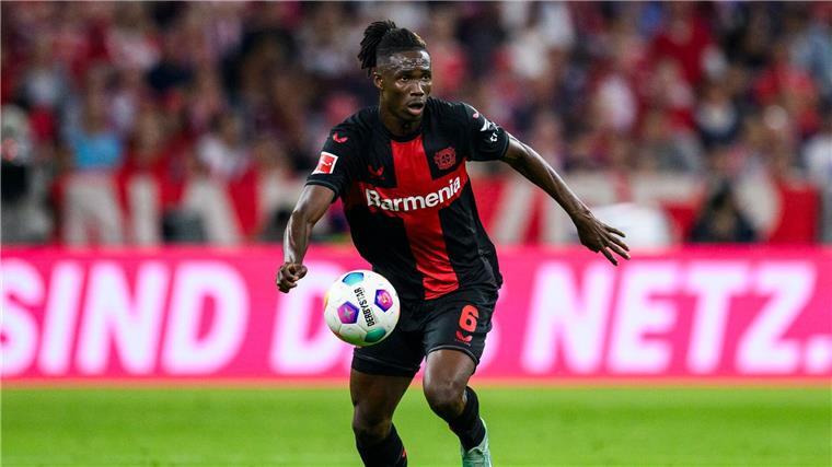 Verteidiger Odilon Kossounou hat das Interesse von Crystal Palace aus der Premier League geweckt.