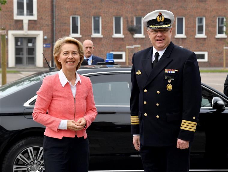 20 Millionen Euro für Bremerhavener Marineschule Verteidigungsministerin Ursula von der Leyen stellt der Marineoperationsschule 20 Millionen Euro in Aussicht.