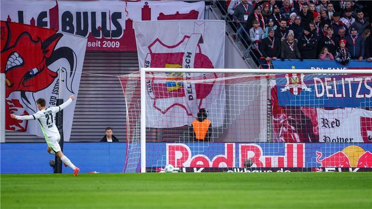 Druck für Rose in Leipzig immer größer: 1:5 gegen Wolfsburg VfL Wolfsburg für nach einer Viertelstunde mit 3:0 in Leipzig.