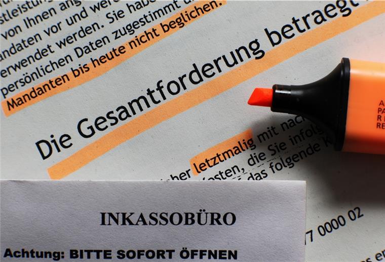 Viele Bremerhavener wenden sich mit Inkassoproblemen an die Verbraucherschützer.