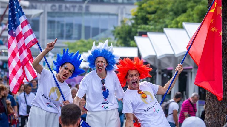 Viele der von den Olympischen Spielen begeisterte Zuschauer haben sich für die Paralympics erneut Tickets gekauft.