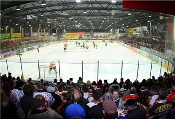 Viele Fans erinnern sich noch an die kalten Zeiten im alten Eisstadion.