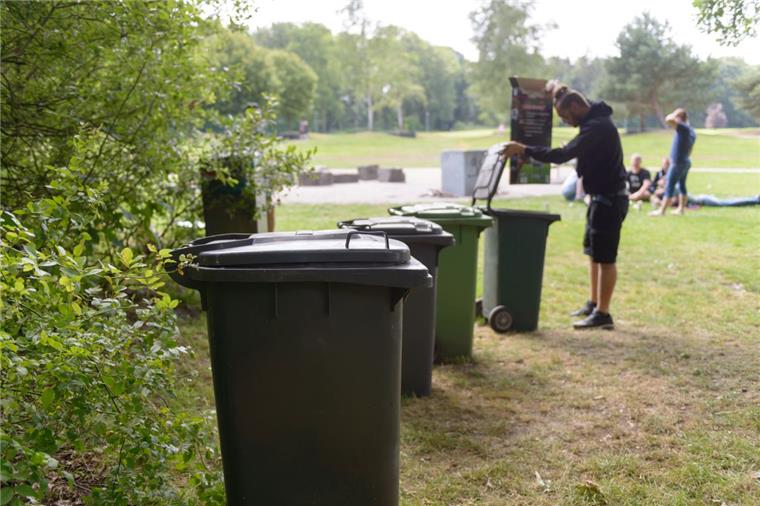 Viele haben sich über die Vermüllung im Speckenbütteler Park beschwert. Seit Kurzem stehen dort nun zusätzliche Müllcontainer.