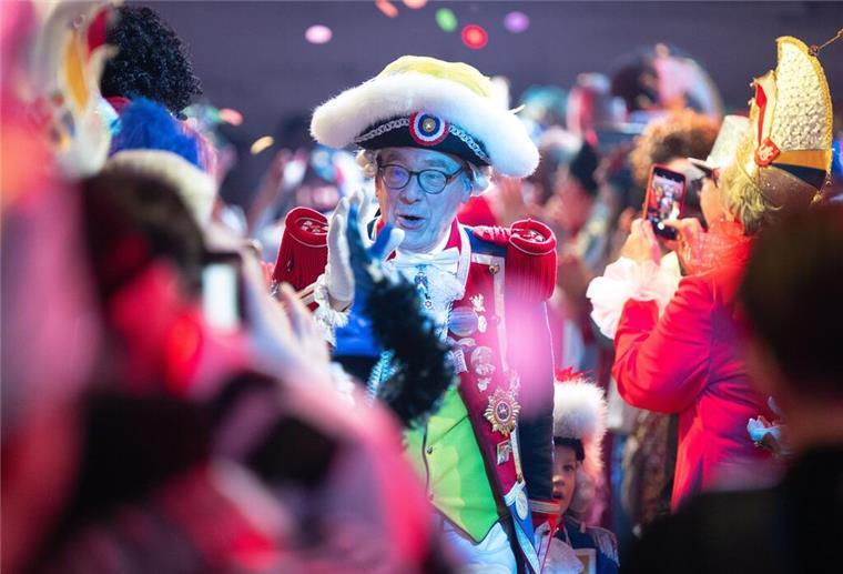 Viele klassische Kostüme sind in der Mainzer TV-Fastnacht zu sehen. 