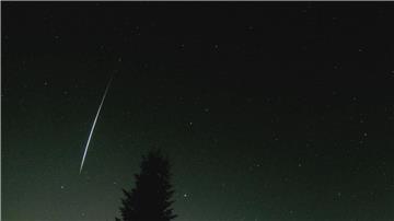 Viele Menschen haben wegen der ungewöhnlichen Lichterscheinungen in der Nacht auch die Polizei angerufen. 