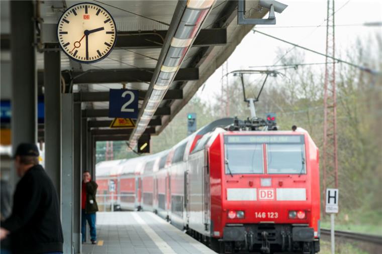 Viele Regionalexpress-Züge sind zu spät dran.