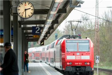 Viele Regionalexpress-Züge sind zu spät dran.
