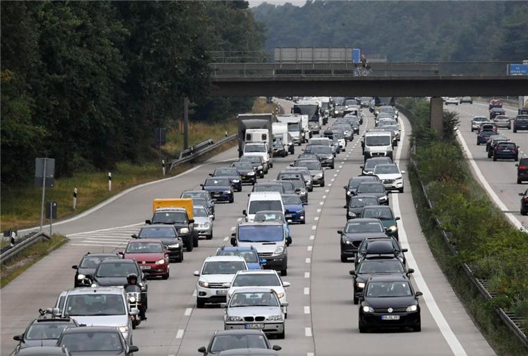 Viele Staus auf den Autobahnen werden an diesem Wochenende erwartet.