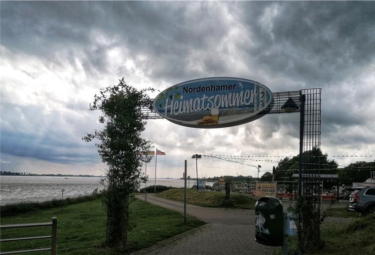Dem Heimatsommer fehlt das Sommerwetter Viele Wolken, Regengüsse: Das Wetter hat in diesem Jahr beim Nordenhamer Heimatsommer Veranstaltern und Gästen den Spaß mitunter verdorben.