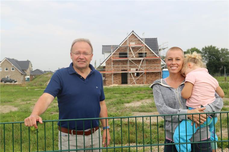 Bauboom im Cuxland: Das sind die Folgen für Häuslebauer Vielerorts stehen Baukräne, Betonmischer drehen sich, Kalksandsteine werden knapp: Im Cuxland herrscht ein Bauboom. Die Auftragsbücher der Handwerker sind voll, es gibt viel Arbeit und Freude über die Neubauten. Doch der Boom hat auch Schattenseiten: Bauen wird immer teurer und dauert länger.