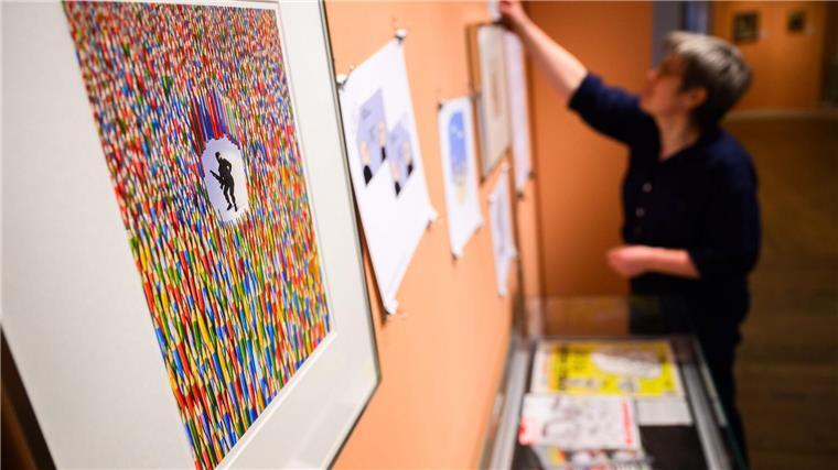 Karikaturisten erinnern an „Charlie Hebdo“-Anschlag Vier deutsche Museen erinnern an den Anschlag auf das Satiremagazin „Charlie Hebdo“ in Paris vor zehn Jahren.
