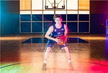 Vincent Friederici spielt für die Eisbären Bremerhaven in den virtuellen Playoffs.