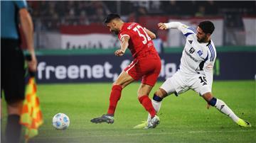Vincenzo Grifo (l.) war auch gegen den HSV wieder einer der besten Freiburger.