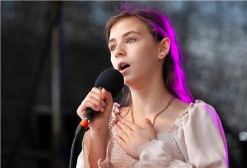 Voice-Kids-Gewinnerin Georgia Balke überzeugt mit ihrer kraftvollen, souligen Stimme. Jetzt geht sie den nächsten Schritt zur ganz großen Sängerin.