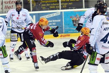 Voller Einsatz mit Ross Mauermann (links) und Jason Bast.