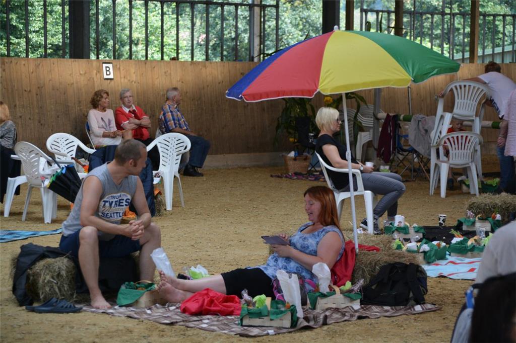 Volles Haus auf dem Bauernhof Kahrs in Wehden: Über 450 Zuschauer genossen am Wo...