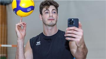 Volleyballer Tobias Krick erzielt Erfolge auch im Internet.