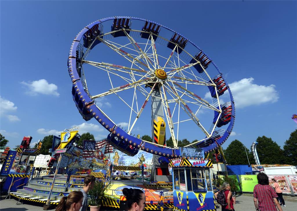 Vom 17. bis 26. August heißt es wieder Freimarkt auf dem Wilhelm-Kaisen-Platz. Es gibt ein buntes Treiben rund um Essensbuden und Fahrgeschäfte. Foto: Scheer
