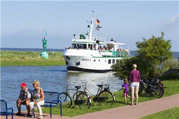 Vom Fedderwardersieler Hafen aus sticht die „Wega II“ am 8. September im Rahmen der Gezeiten-Wochen zum Leuchtturm Hohe Weg in See.