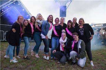 Vom &quot;Team Bräutigam&quot; fehlte jede Spur - das störte das &quot;Team Brau...