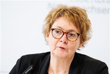 Daniela Behrens (SPD), Gesundheitsministerin von Niedersachsen, spricht in der Landespressekonferenz im niedersächsischen Landtag.