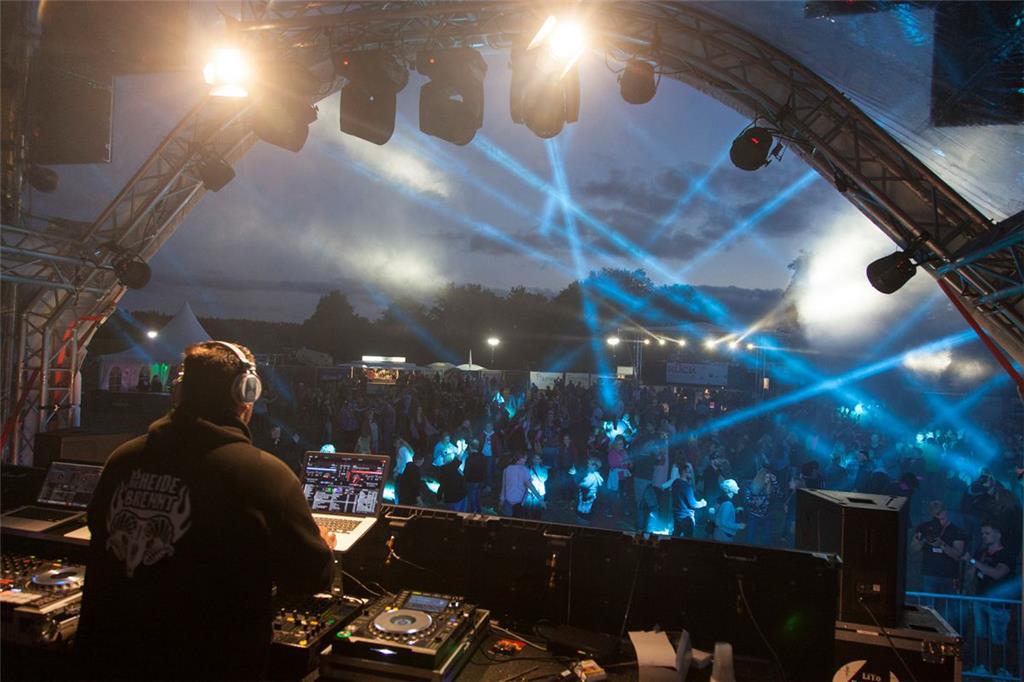 Von der Hauptbühne des DJ-Kollektivs Jens Roggenkamp von LiTo Donnern, Andre Nalin sowie Rob & Chris ging die größte Anziehungskraft fürs Partyvolk aus.