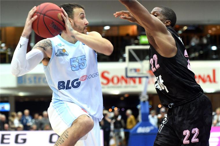 Von Jordan Brangers (links) haben sich die Eisbären kurz vor Weihnachten getrennt.  Die Suche nach einem Ersatz für den Shooting Guard läuft noch.  