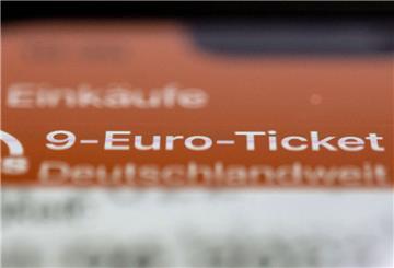 Ein 9 Euro Ticket.