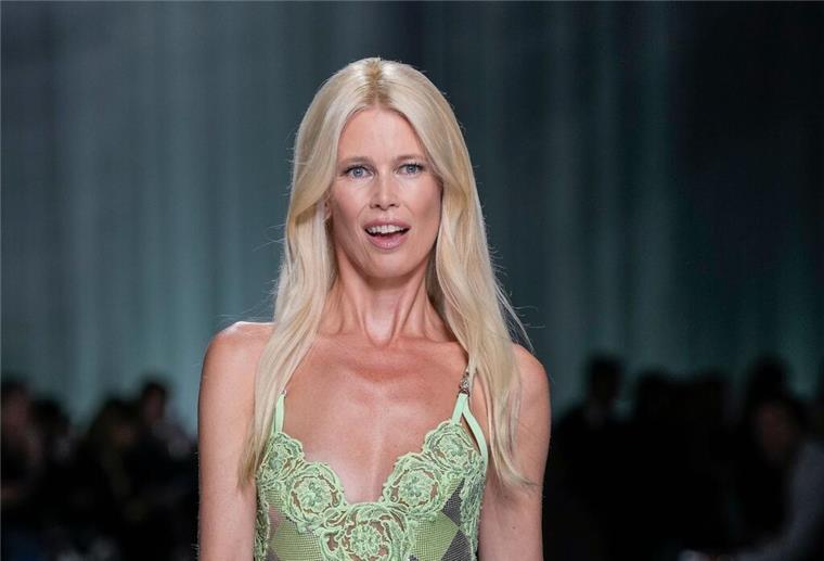Von Supermodel Claudia Schiffer gibt es nun eine Barbiepuppe.
