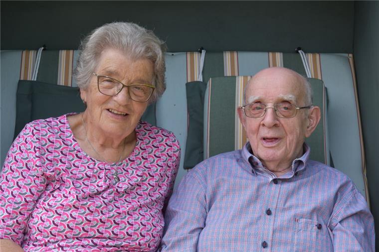 Diamantene Hochzeit in Schiffdorf: Auf einem Polterabend hat es gefunkt Vor 60 Jahren, am 29. August 1959, gaben sich Renate und Karl Heinz Allers das Ja-Wort. Heute feiert das Paar aus Schiffdorf diamantene Hochzeit.