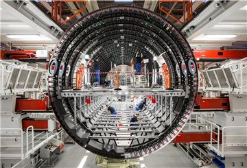 Vor allem ältere Mitarbeiterinnen und Mitarbeiter werden das Flugzeugwerk in Nordenham verlassen.