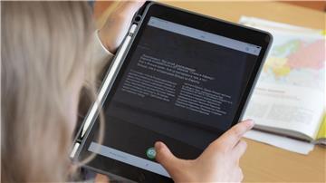 Vor allem die SPD hatte vor der Landtagswahl 2022 mit der Einführung kostenloser Schul-Tablets geworben. (Archivbild)