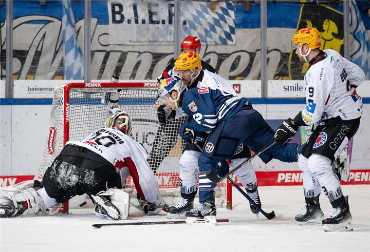 Vor allem im ersten Abschnitt hatte Pinguins-Keeper Kristers Gudlevskis viel zu tun. München agierte zu Beginn viel in Überzahl.