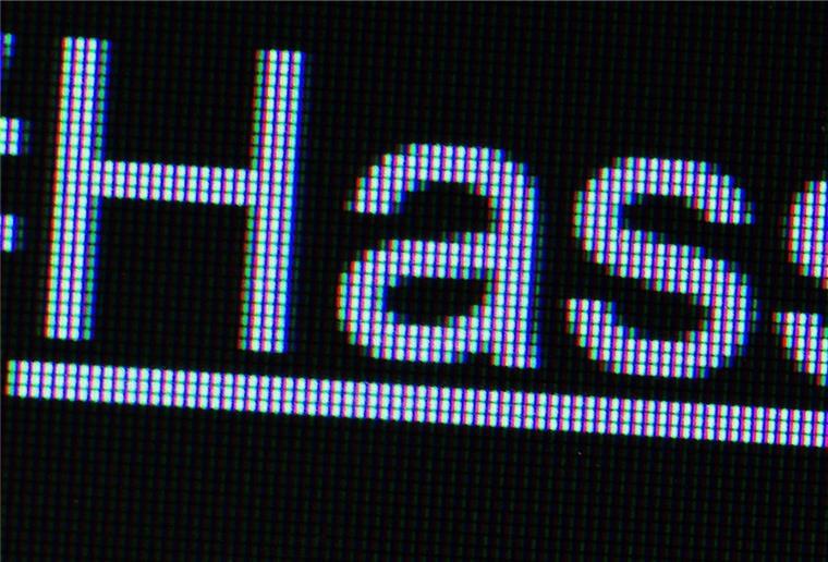 Der Hashtag «#Hass» ist auf einem Bildschirm zu sehen.
